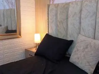 Catalina-23  live sex cam