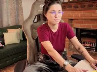 Doris-kenller  live sex cam