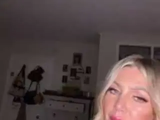 Liz566  live sex cam