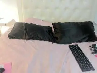 Cocoqueenn  live sex cam