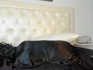 Cocoqueenn  live sex cam