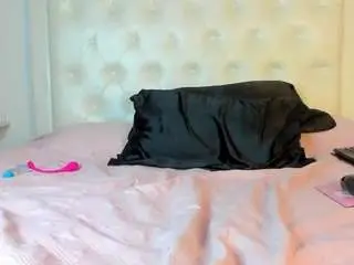 Cocoqueenn  live sex cam