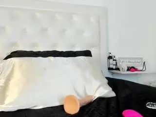 Cocoqueenn  live sex cam