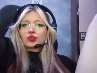 Louanneducking  live sex cam