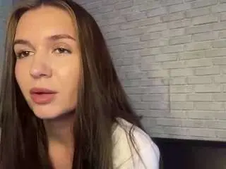 Luveniakuan  live sex cam