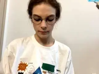 Isadoracassard  live sex cam