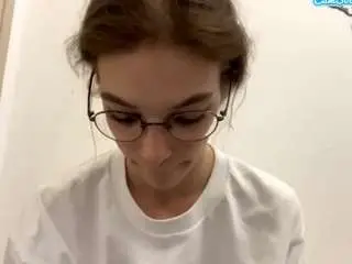 Isadoracassard  live sex cam