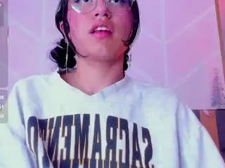 Madyjackson  live sex cam