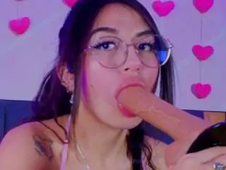 Madyjackson  live sex cam