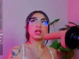 Madyjackson  live sex cam