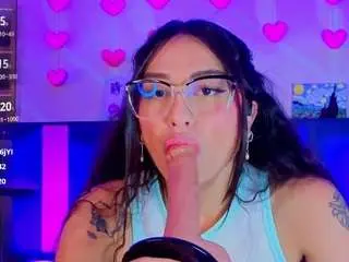 Madyjackson  live sex cam