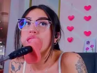 Madyjackson  live sex cam