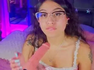 Madyjackson  live sex cam