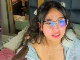 Madyjackson  live sex cam