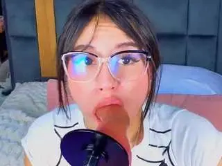 Madyjackson  live sex cam