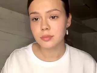 Traciefruman  live sex cam
