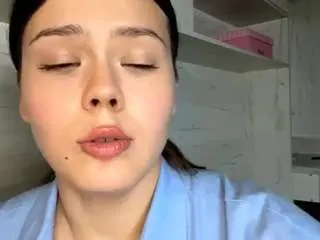 Traciefruman  live sex cam