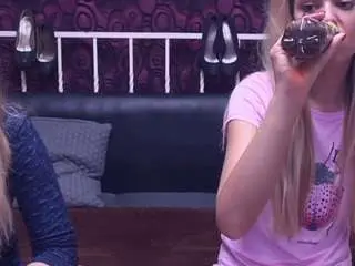 Blondedolls  live sex cam