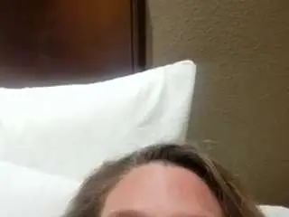 Lonelygirl88  live sex cam