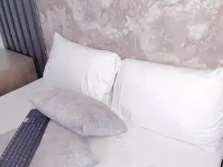 Rubby-grundy  live sex cam
