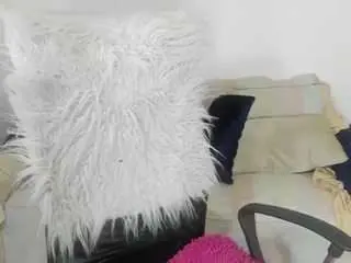 Sarahlovexxv  live sex cam