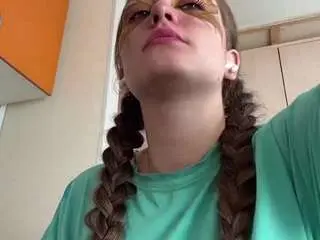 Trudieidleburg  live sex cam