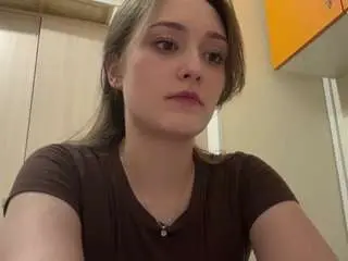 Trudieidleburg  live sex cam
