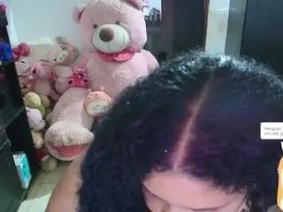 Millarobertss  live sex cam