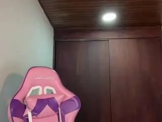 Mirilindaa  live sex cam