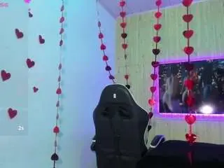 Raven-rouge  live sex cam