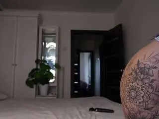 Leila-ly  live sex cam