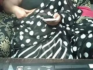 Indianbhabimilf40  live sex cam