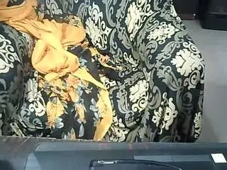 Indianbhabimilf40  live sex cam