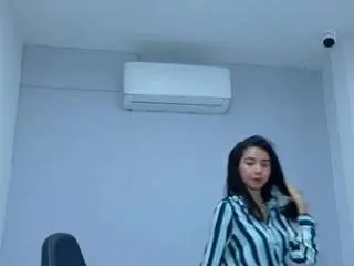 Luna-roja25  live sex cam