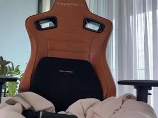 Maidaeger  live sex cam