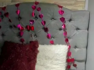 Moon-ebony  live sex cam