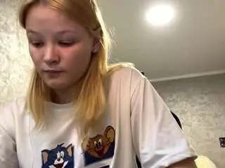 Sandraallamong  live sex cam
