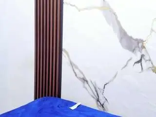 Taylorr38  live sex cam
