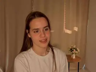 Caseystavrides  live sex cam