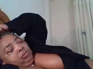 Lovelybigpussylips53  live sex cam