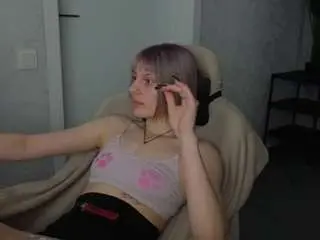 Megg-bb  live sex cam