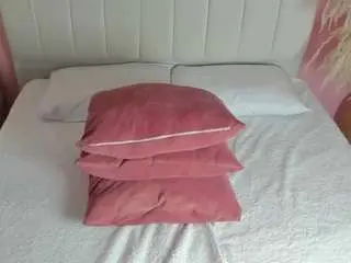 Milly-jonness  live sex cam