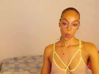 Tamylynn1  live sex cam