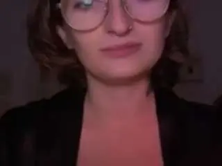 Choveva  live sex cam