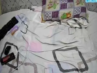 Pretty-kellyn  live sex cam
