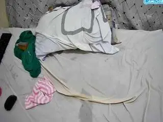 Pretty-kellyn  live sex cam