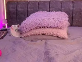 Bss-naia  live sex cam