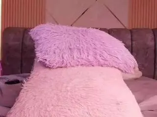 Bss-naia  live sex cam