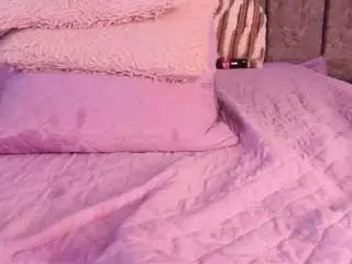 Bss-naia  live sex cam