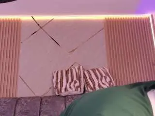 Bss-naia  live sex cam